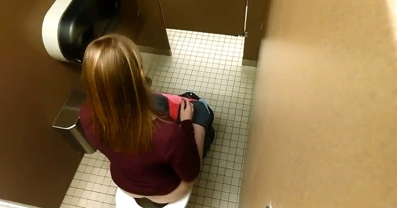 Click to play video Pee on public toilet 2