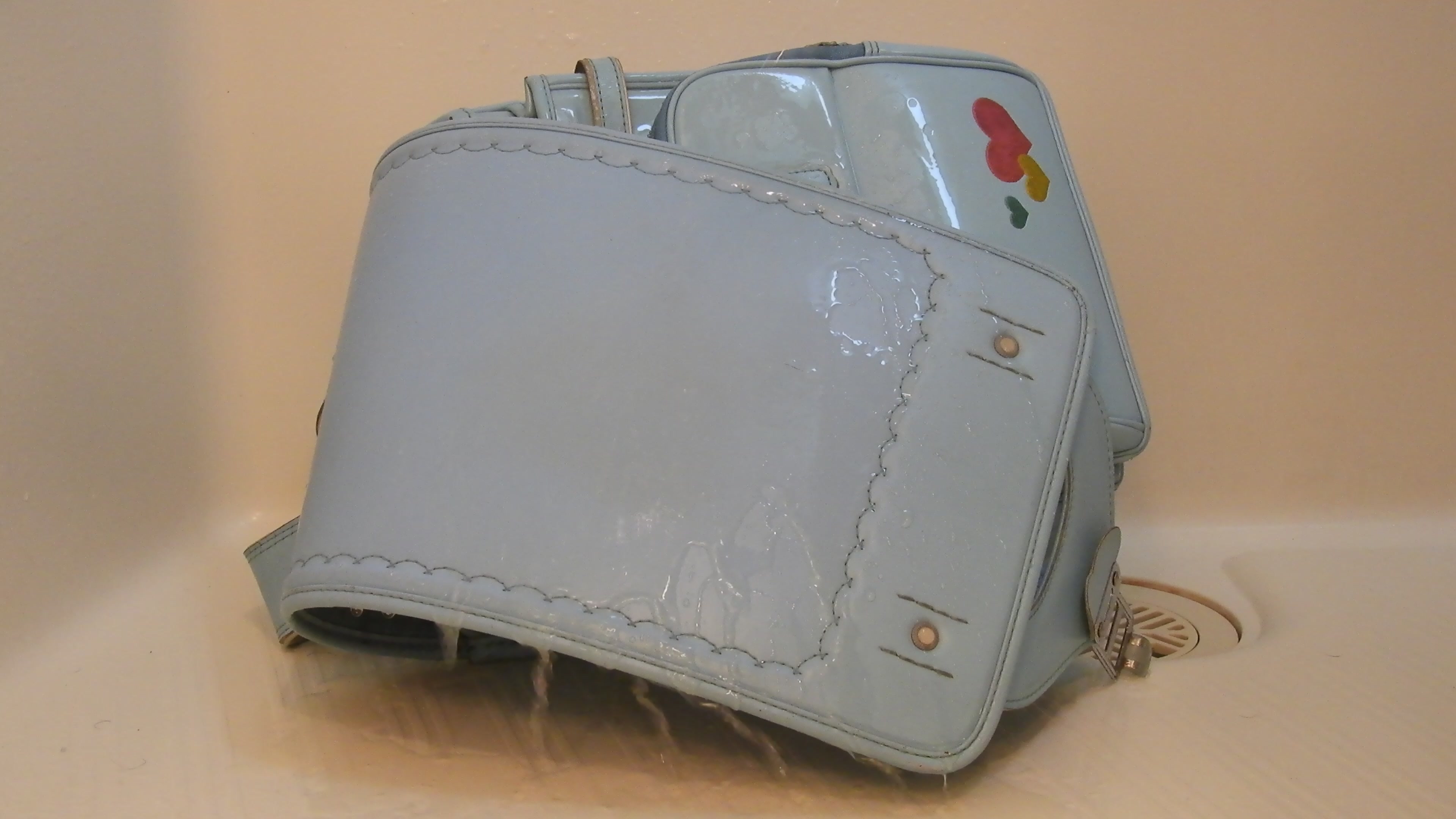 Click to play video Pissing to Japanese schoolbag 4