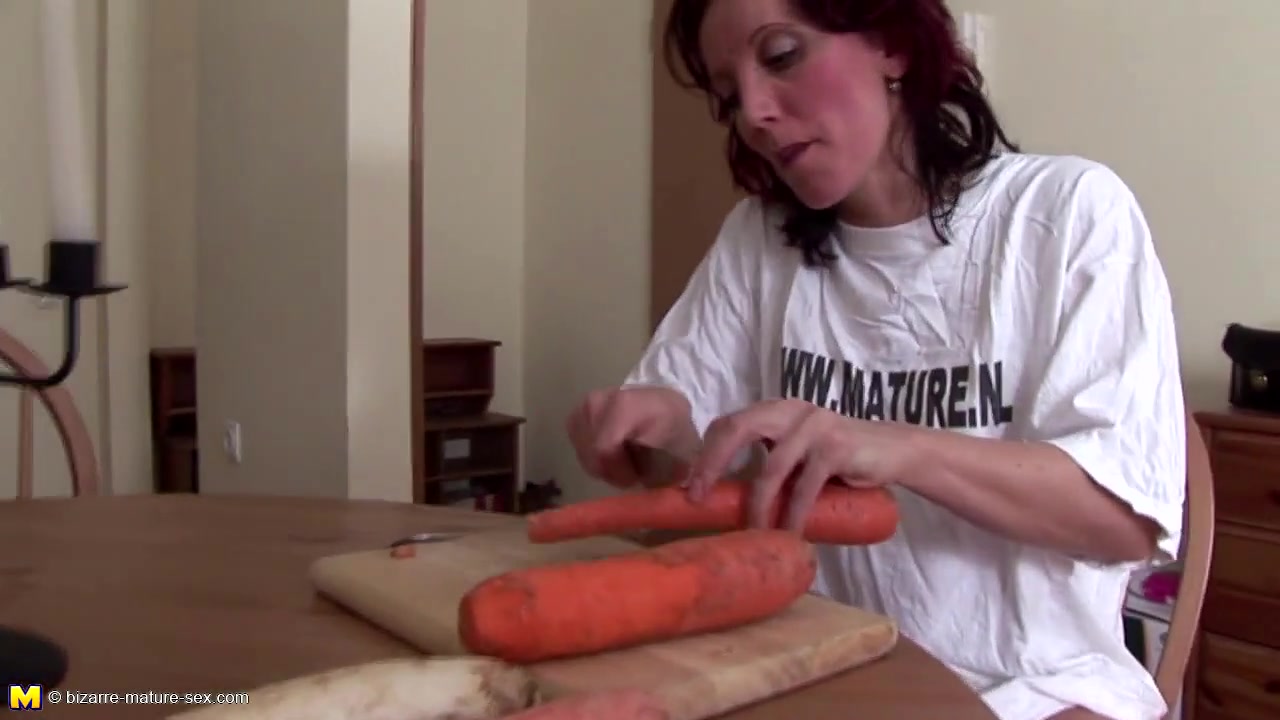 Click to play video Mature Mother Fucks Her Twat with Carrot and Pissed on