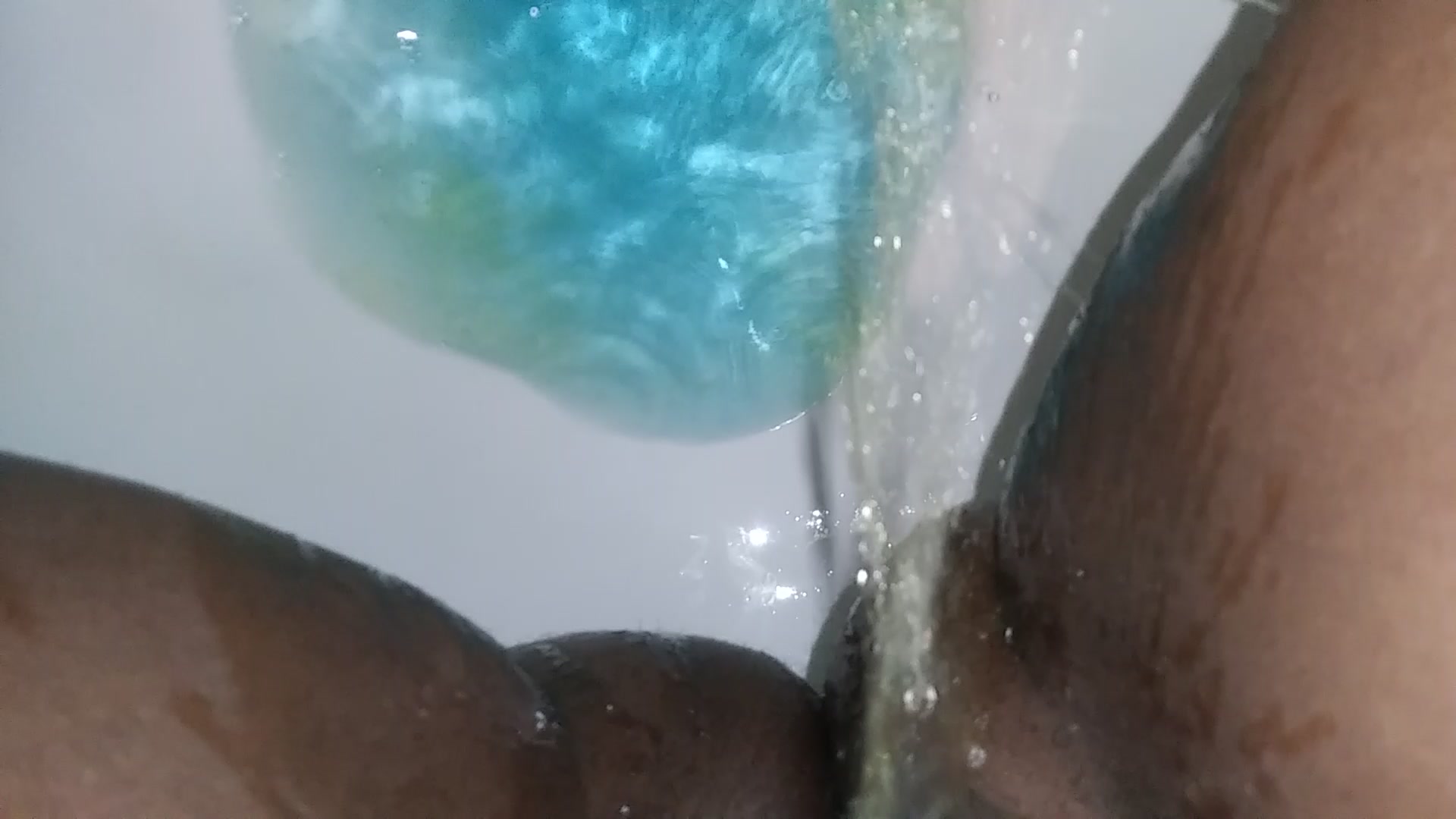 Click to play video Messy Pee - video 2