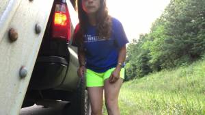 Click to play video Quick pee on the road