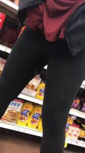 Click to play video Pee jeans in a supermarket