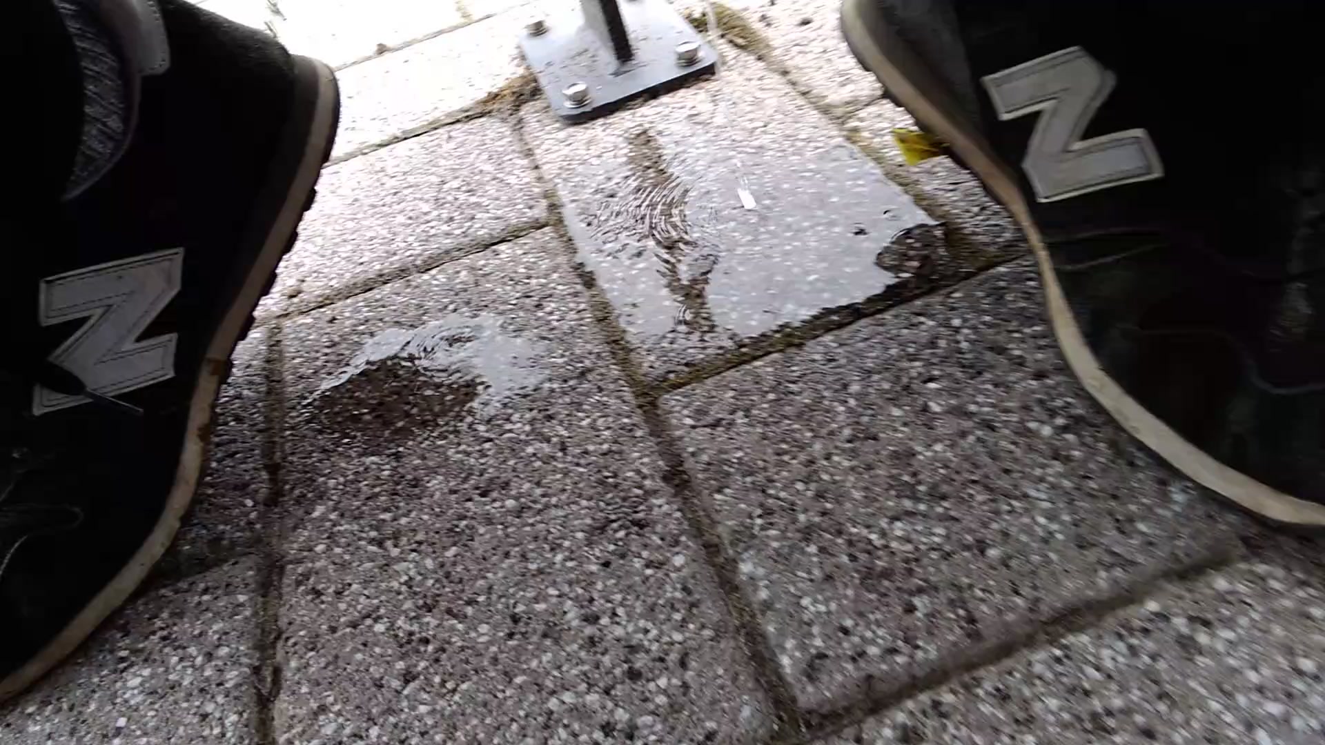Click to play video Desperate shopping piss