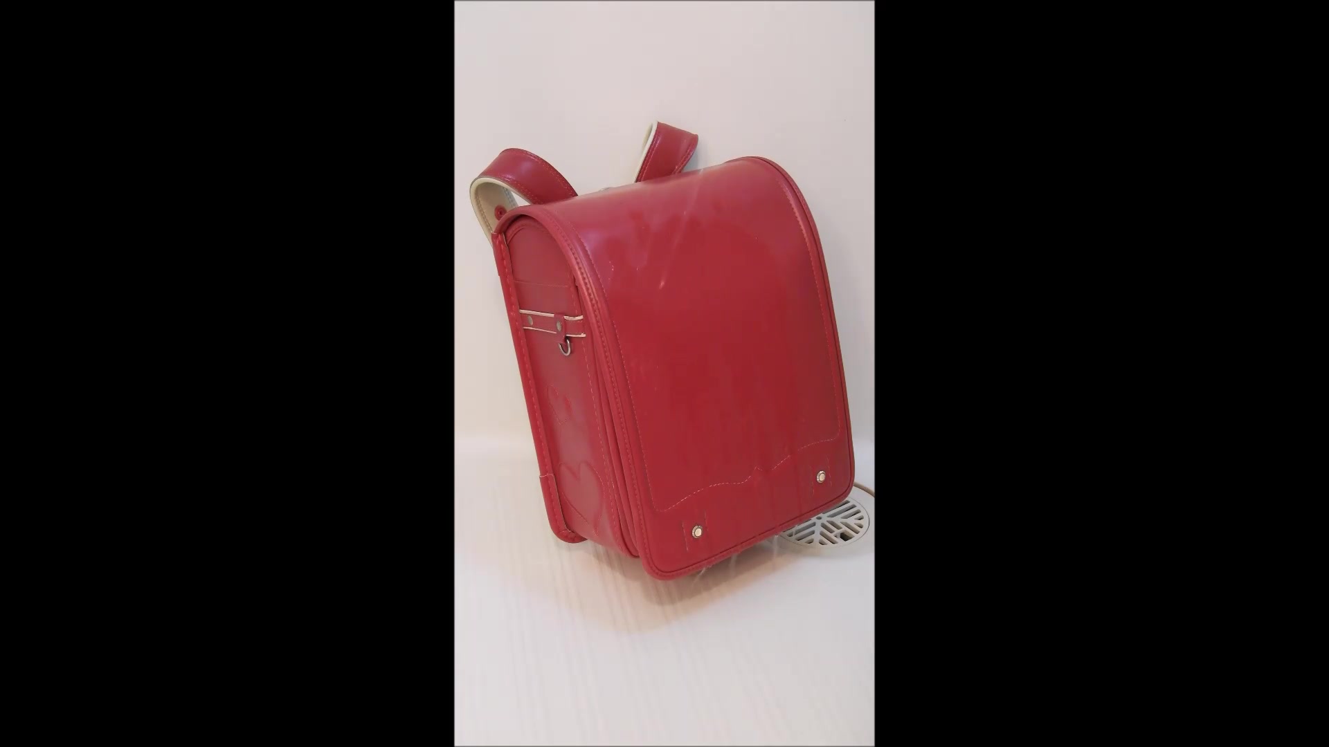 Click to play video Pissing to Japanese schoolbag 2