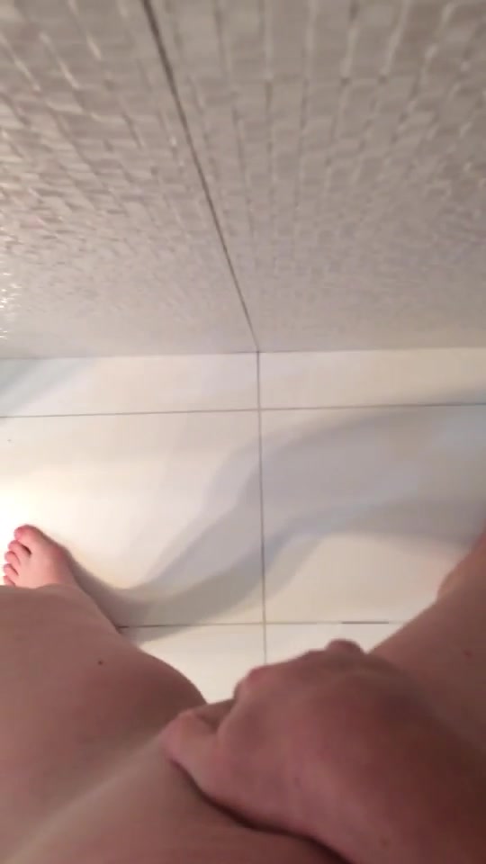 Click to play video [f] desperate, messy pee on walls and floor