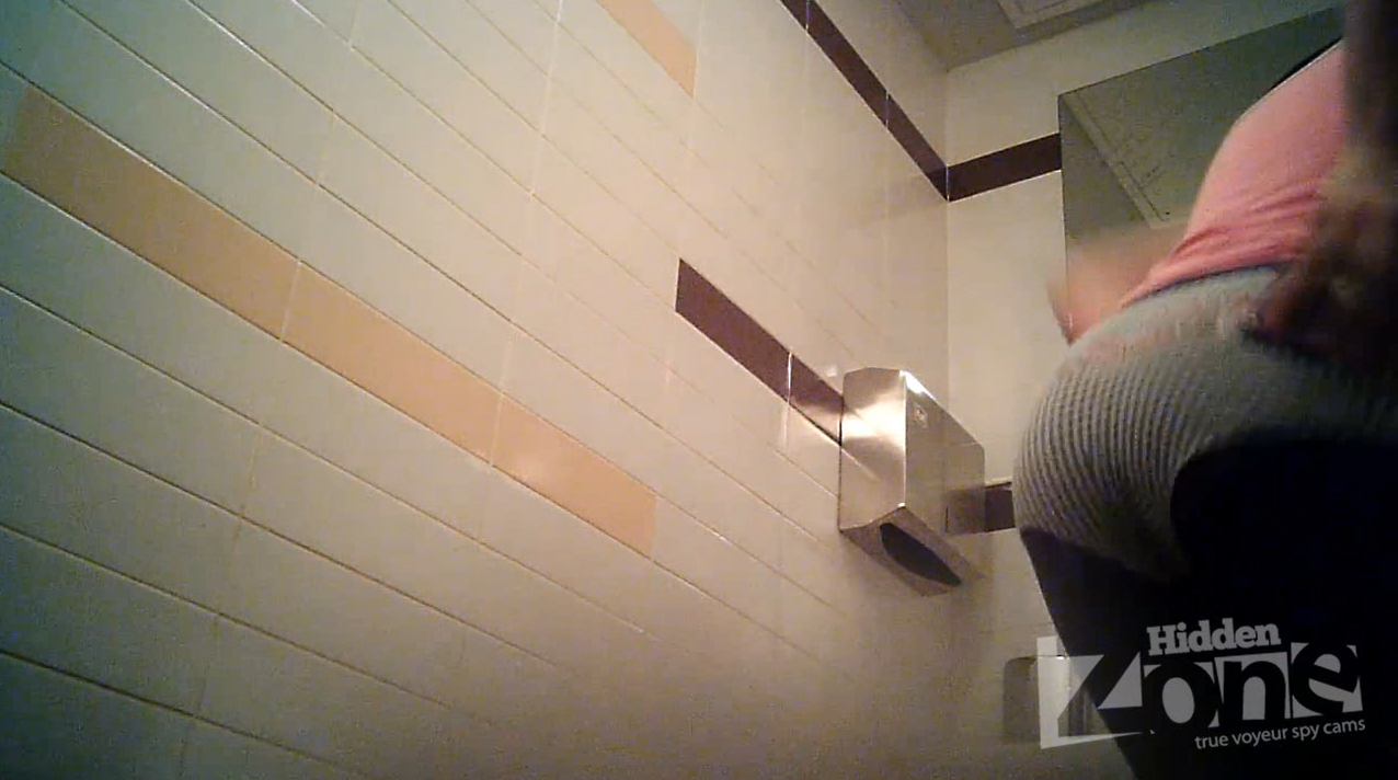 Click to play video Crazy desperation in toilet