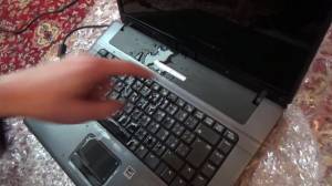 Peeing on a HP Laptop Shuts It Down Couple of Times - NaughtyPiss.com ...